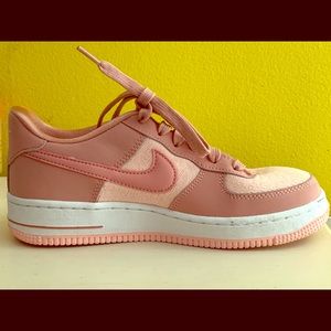 Women Nike Shoes Air Force; size 7
